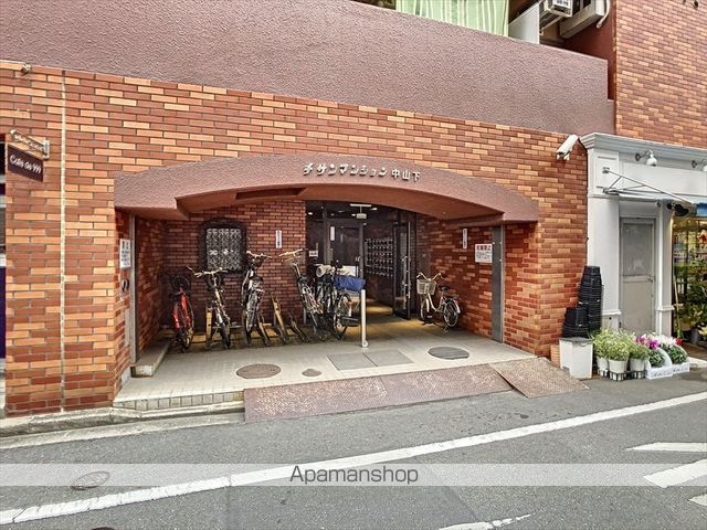 チサンマンション中山下の玄関写真