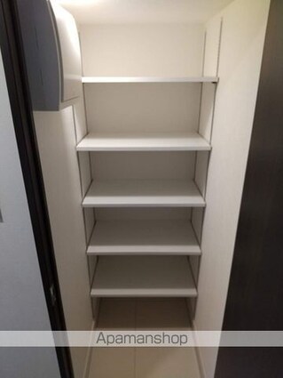 東京都中野区本町５丁目[1R/30.69m2]の内装2