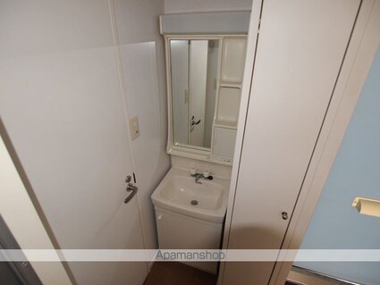 レオパレスルミエール高出[2DK/49.68m2]の洗面所