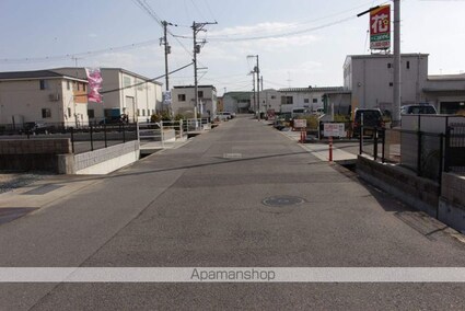 グランビスタ[1LDK/41.96m2]の周辺2