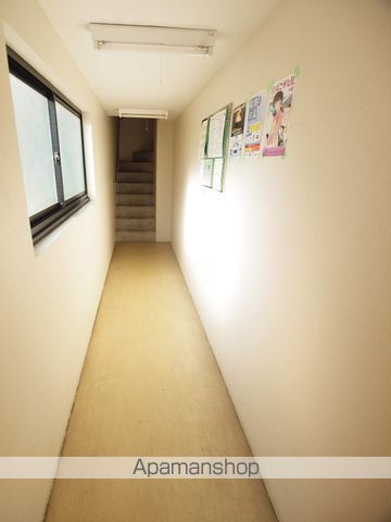 エステート乃木坂の玄関写真