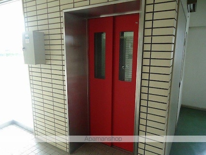 アーバンコート北新町[3LDK/63m2]の共用部1