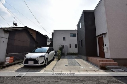 アヴニール[3LDK/76.18m2]の駐車場