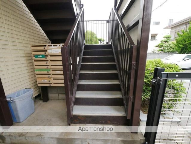 パレ新所沢の玄関写真