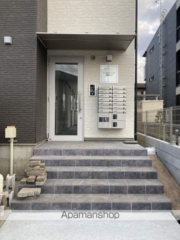 ジーメゾン伊勢原石田の玄関写真