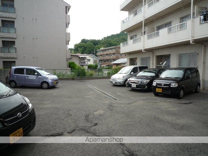 福岡マンション[1K/24.49m2]の駐車場1