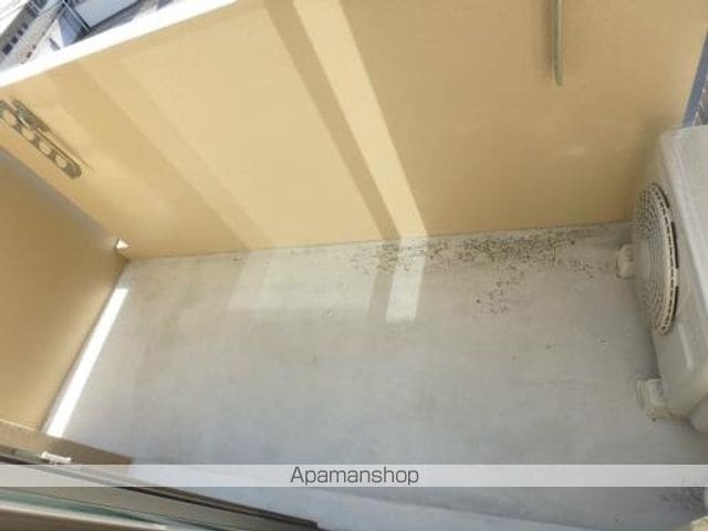 LEAD IN AIS鹿大前の内装写真