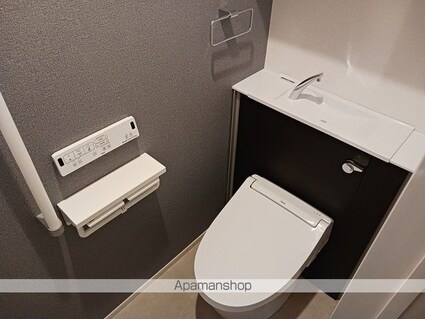 ヒカルサ甲府国母　イースト[1LDK/38.52m2]のトイレ