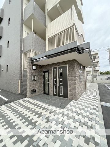 REVEL吉村の外観写真