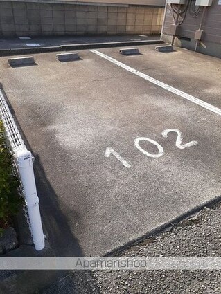 フィールドビーチ１[2DK/66m2]の駐車場1