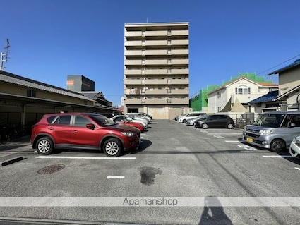 ラポール来住町[2LDK/68.26m2]の駐車場