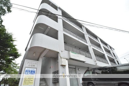 ファミーユ小松島[1K/27.13m2]の外観1