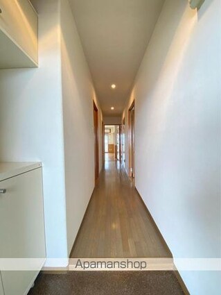 ドルフィン伏石[3LDK/70.68m2]の玄関