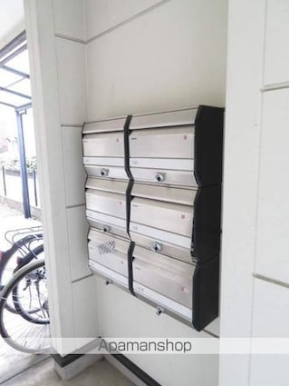 ファミーユ木々人[1K/26.67m2]のエントランス1