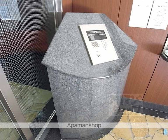 エステムプラザ京都四条烏丸の玄関写真
