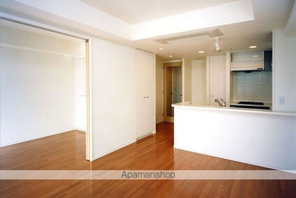 東京都千代田区神田三崎町３丁目[1K/34.39m2]のリビング・居間2