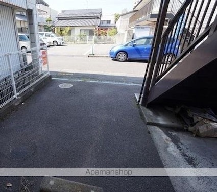 セレーノ福岡町[1K/22.35m2]の駐車場