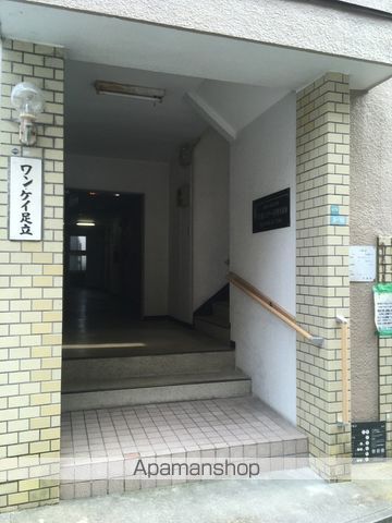 ワンケイ足立の玄関写真