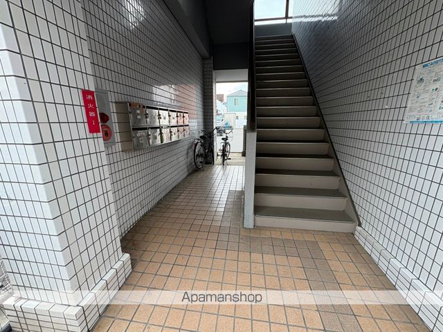 恵光ビルの玄関写真