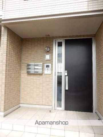 メゾン エミグラント B棟の玄関写真