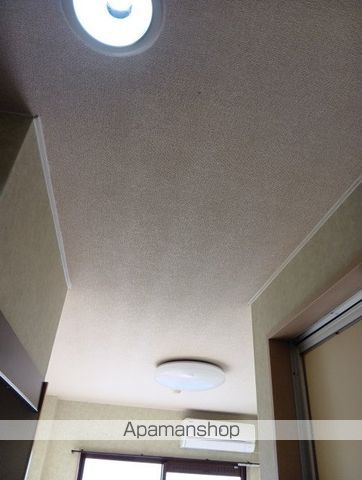 フォースアベニューの内装写真