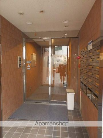 光雄マンションの玄関写真
