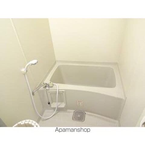 イモーレ中央駅の内装写真