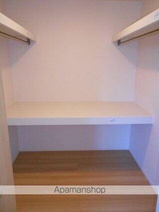 リヴェールパレス　Ａ棟[1LDK/47.12m2]の収納