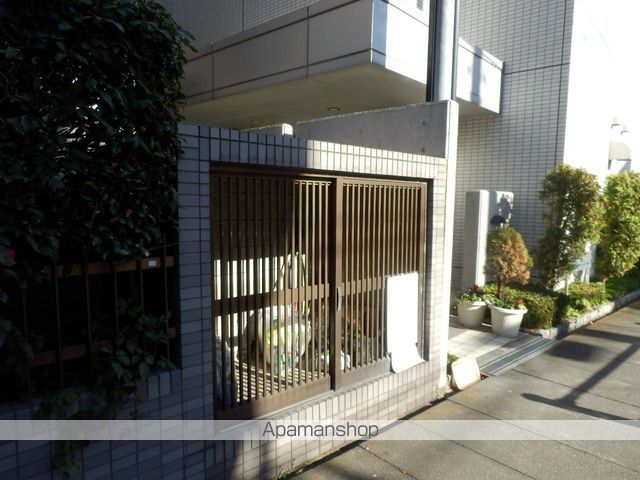 クレストガーデニアの玄関写真