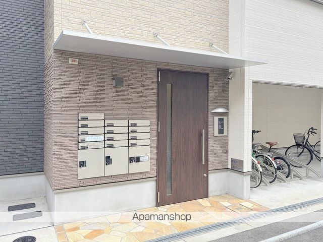 フジパレス中加賀屋III番館の玄関写真