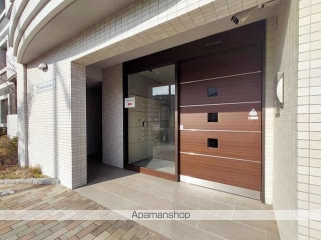 SHALLOW GARDEN A棟の玄関写真