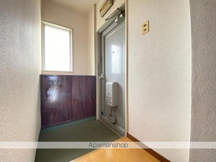 一里山マンション[3DK/73.8m2]の玄関
