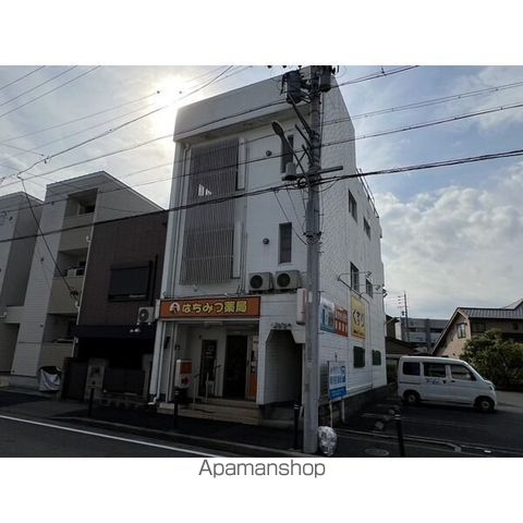 HONEY HOUSE