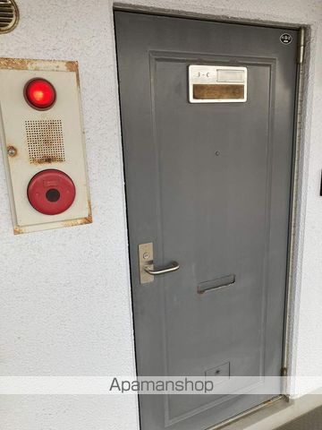 ルミエール青山の玄関写真