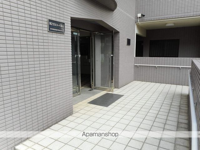 第2ゼルコーバ烏山の玄関写真