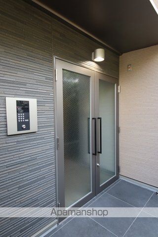 ウェルスクエア池田天神の玄関写真