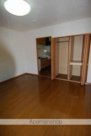 サープラス女夫坂の内装写真