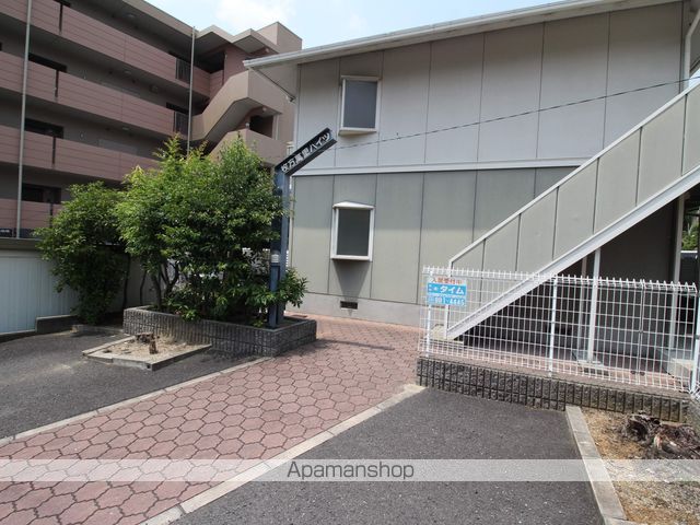 枚方萬里ハイツの玄関写真