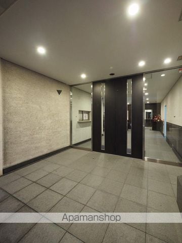 アーデン上本町の玄関写真