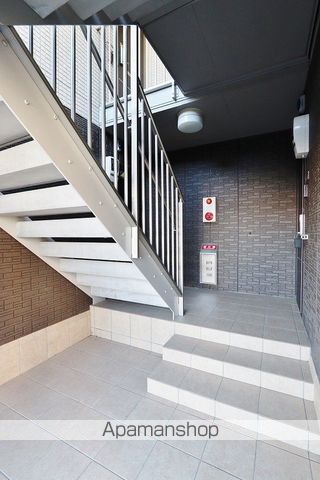 アムール21 E棟の玄関写真