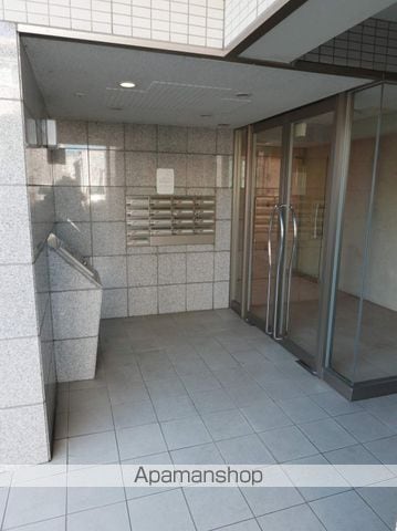 MAPビルの玄関写真