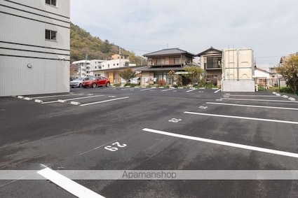 アルト栗林公園[1LDK/36.77m2]の駐車場