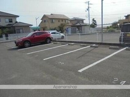 レオパレスＬａｄｙ　ＧｒａｙⅡ[1K/28.02m2]の駐車場