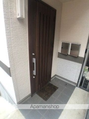 根岸線 桜木町駅 徒歩7分 2階建 築10年の玄関写真