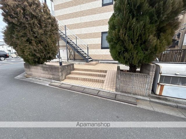 レオパレスアビィロード烏山の玄関写真