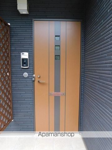 富士宮市 2階建 築9年の玄関写真