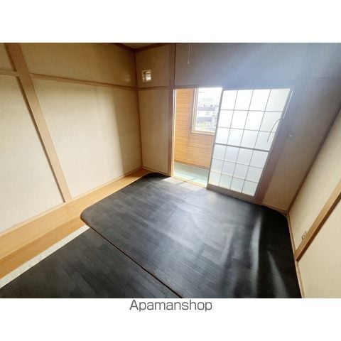 北見市 2階建 築56年の内装写真