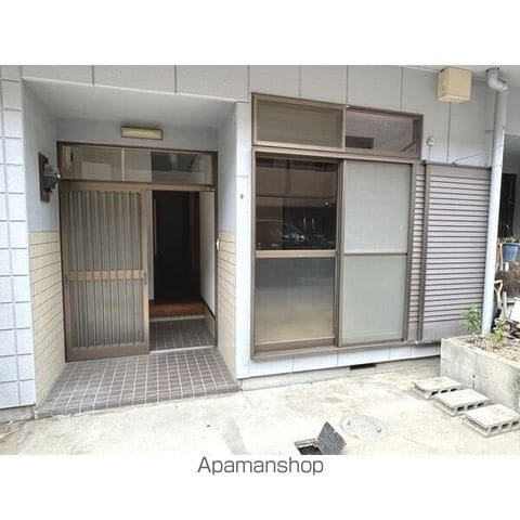 エストメール小信の玄関写真
