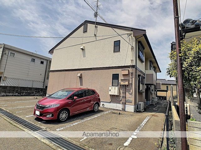 ロイヤルクレストの外観写真