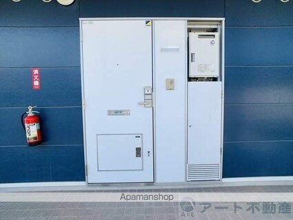 レオパレスプレミール[1K/22.35m2]のエントランス2